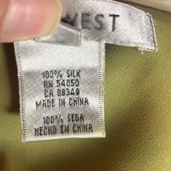 Nine West Light Cream Floral Print Bell Sleeve 100% Silk Blouse Size 8 - Picture 11 of 14